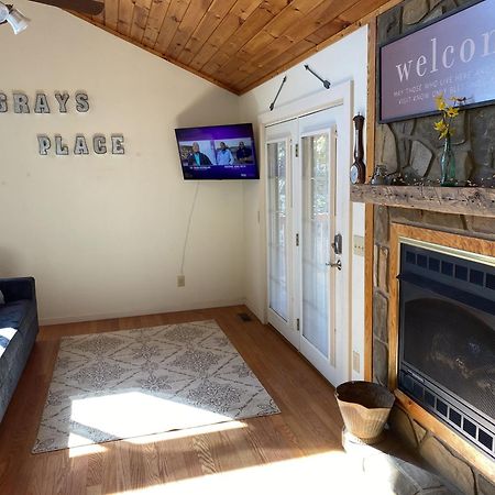 Gray'S Place On Cosby Creek - 2 Bedrooms, 2 Baths, Sleeps 6 Home المظهر الخارجي الصورة