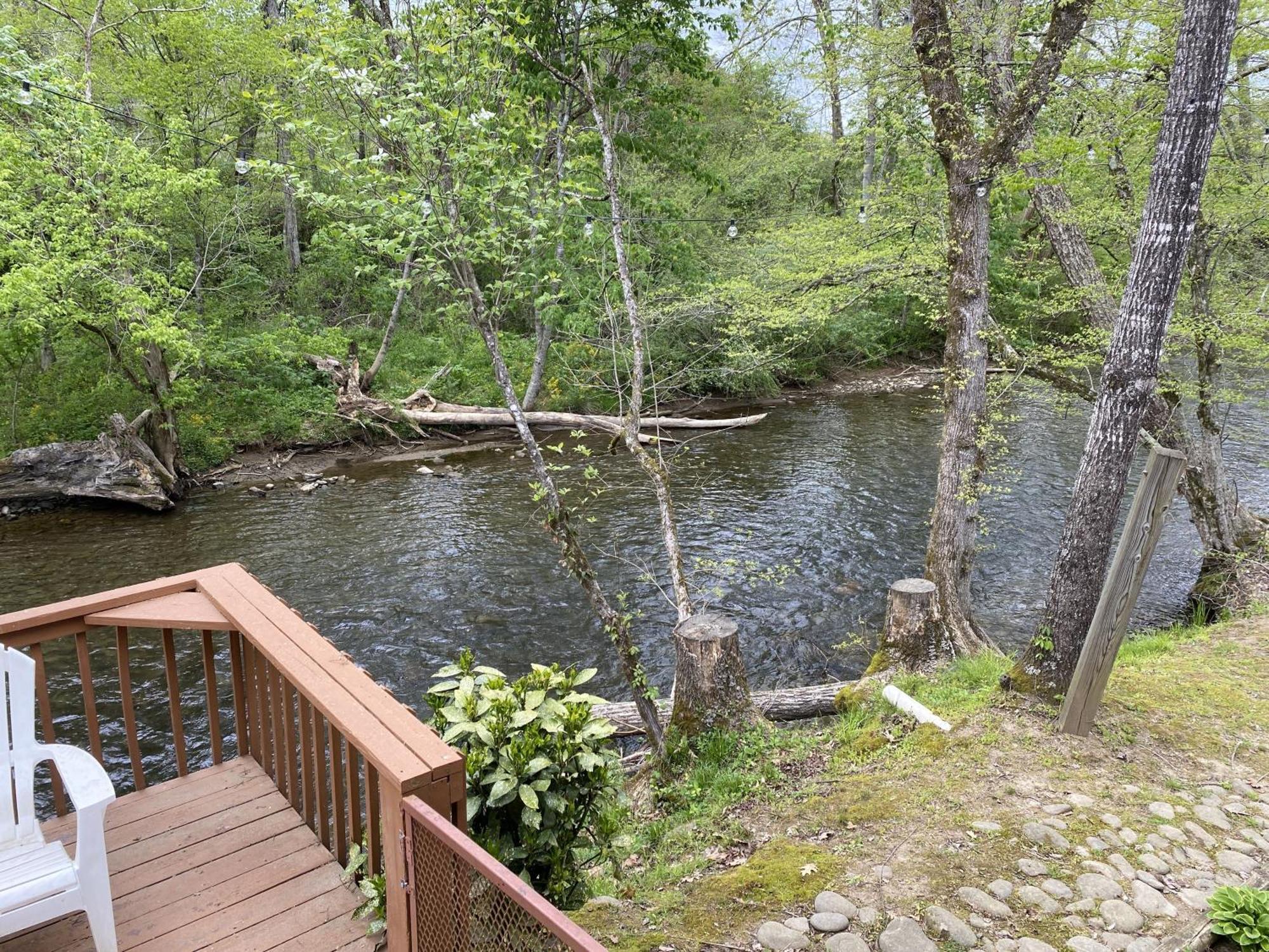 Gray'S Place On Cosby Creek - 2 Bedrooms, 2 Baths, Sleeps 6 Home المظهر الخارجي الصورة