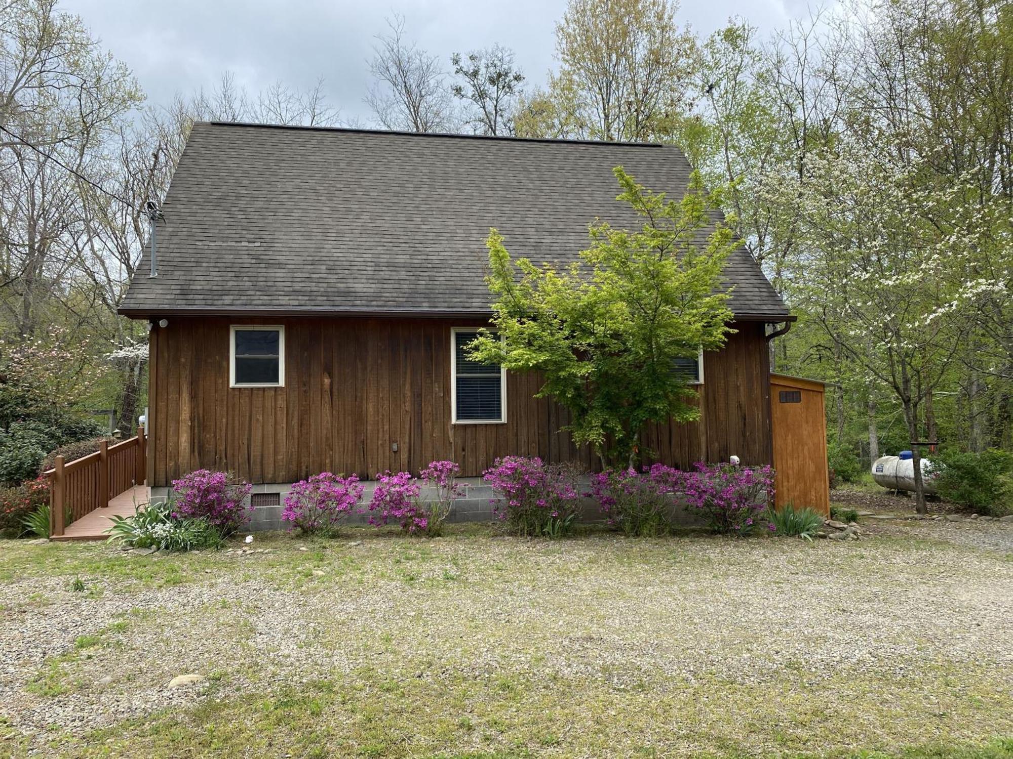 Gray'S Place On Cosby Creek - 2 Bedrooms, 2 Baths, Sleeps 6 Home المظهر الخارجي الصورة